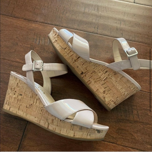 Nude patent leather Prada cork wedges - Picture 1 of 5